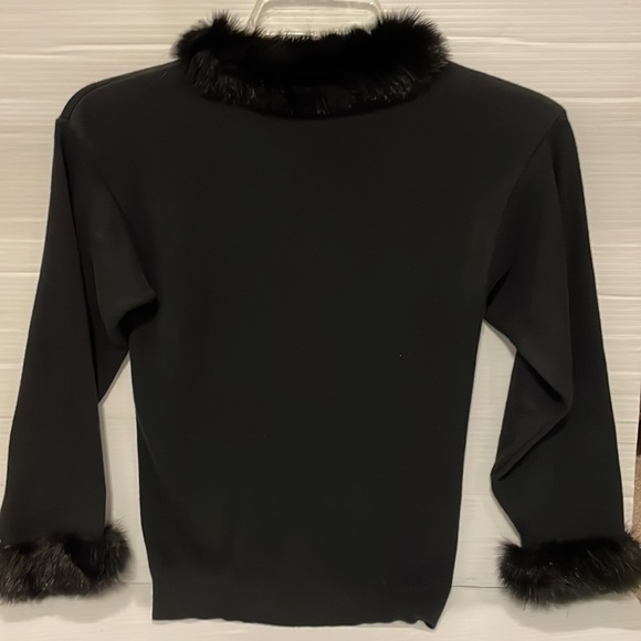 🌟HP🌟Julius Berger Girls Faux Fur Collar and Trim sleeves/ L/S sweater Size 7-8 - Picture 6 of 15